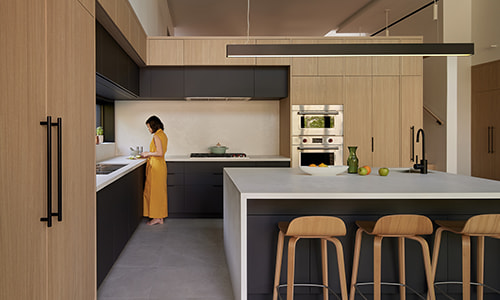 Master Oak in Mars House Canada residential project